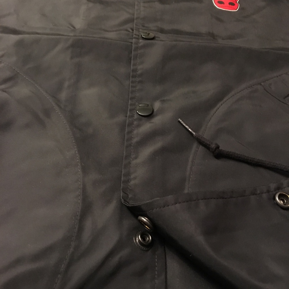 M&N Chicago Bulls Coaches Jacket - Picture 3 of 7